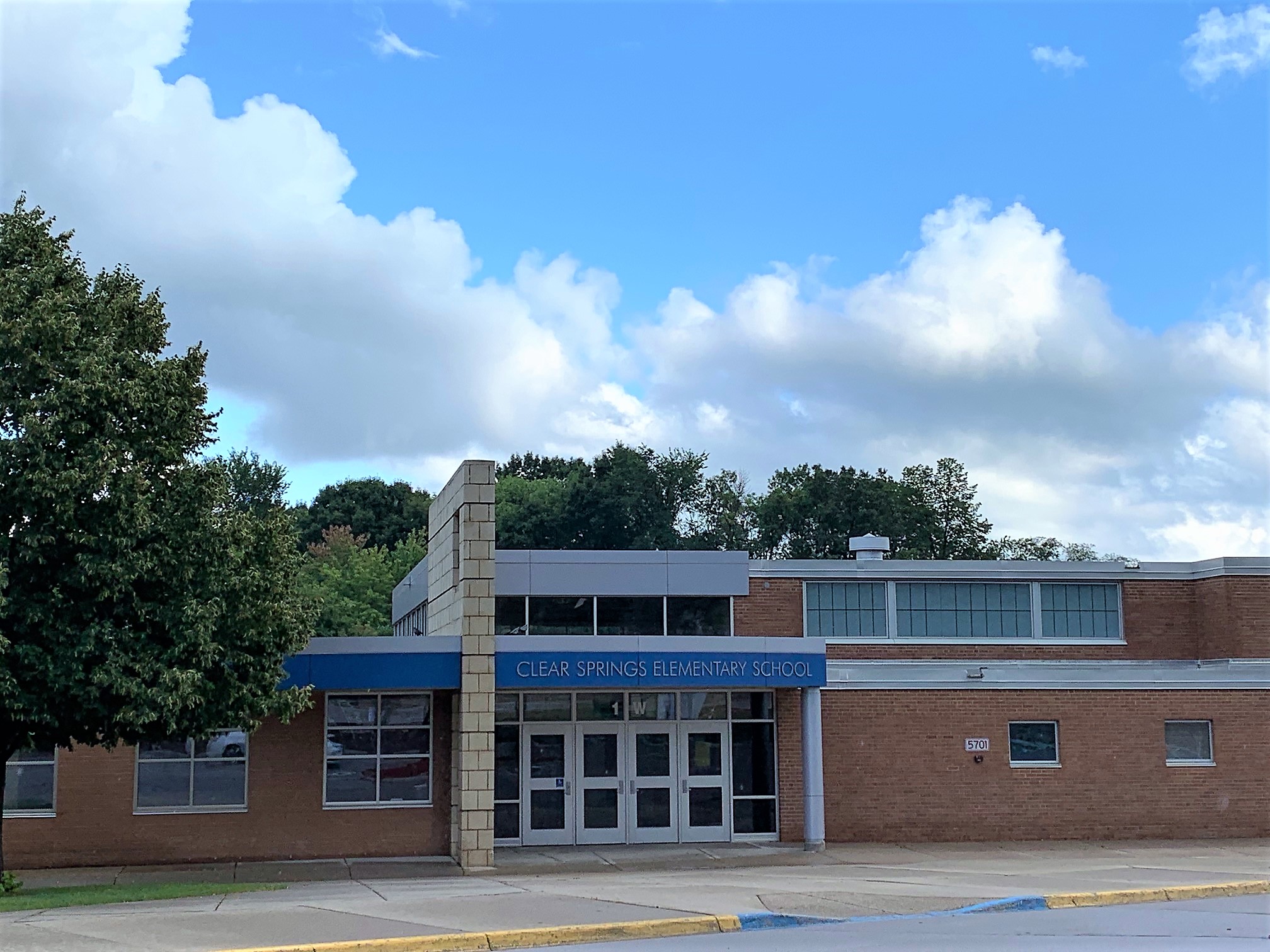 Luxury Homes in the School District 276